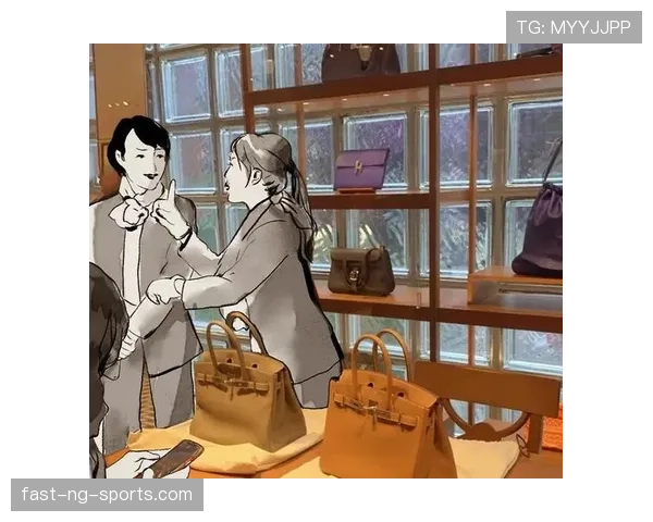 覃海洋训练完直接去奢侈品店刷卡，柜姐以为他走错片场了